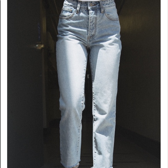 Brandy Melville Denim - Brandy Melville light wash Mille jeans